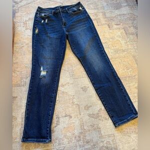Judy Blue Dark Wash Distressed Straight Leg Jeans With‎ Embroidery